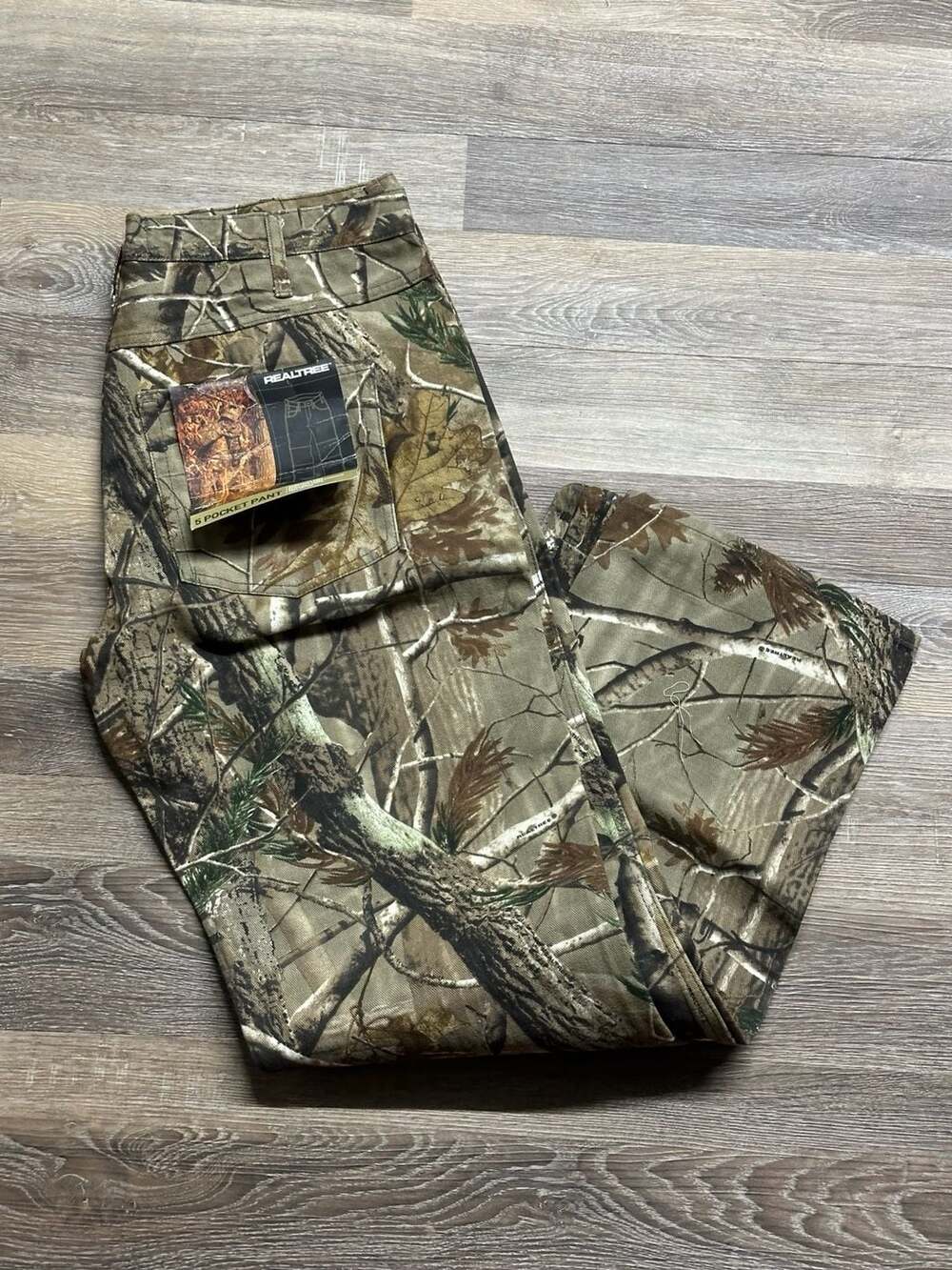 Realtree AP 5-Pocket Camo Hunting Pants with Reinforced Knees - Picture 1 of 6